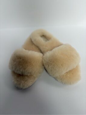 UGG Cozette Shearling Slide Slippers -  Cream - Women’s Size 6 - Brand New